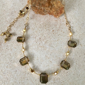 Gorgeous Vintage Emerald-Cut Crystal Necklace — M — Gold